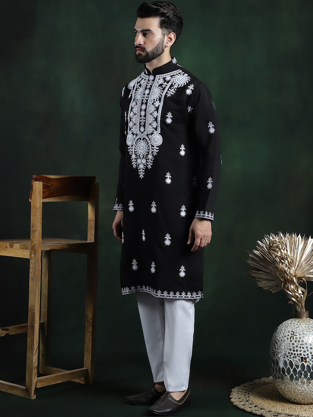 SOJANYA LUXE Sulam Bunga Biasa Benang Kerja Pure Cotton Kurta dengan Seluar