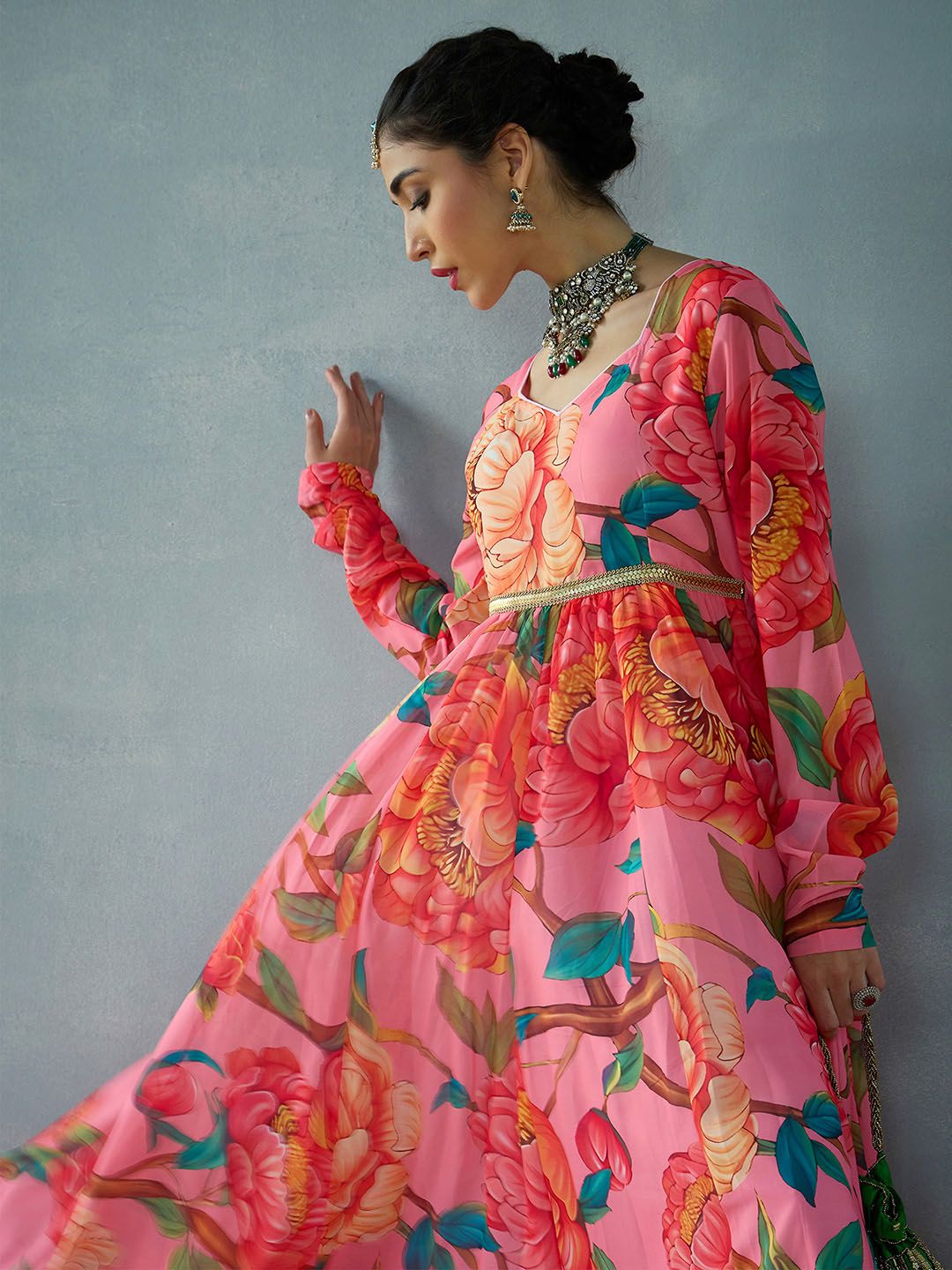 Shae by SASSAFRAS Women Floral Printed Floral Georgette Anarkali Kurta