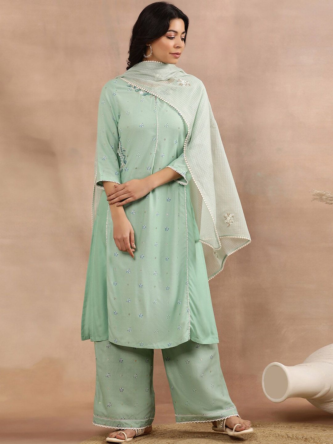 W Floral Printed Thread Work Keyhole Neck Kurta With Trousers & Dupatta