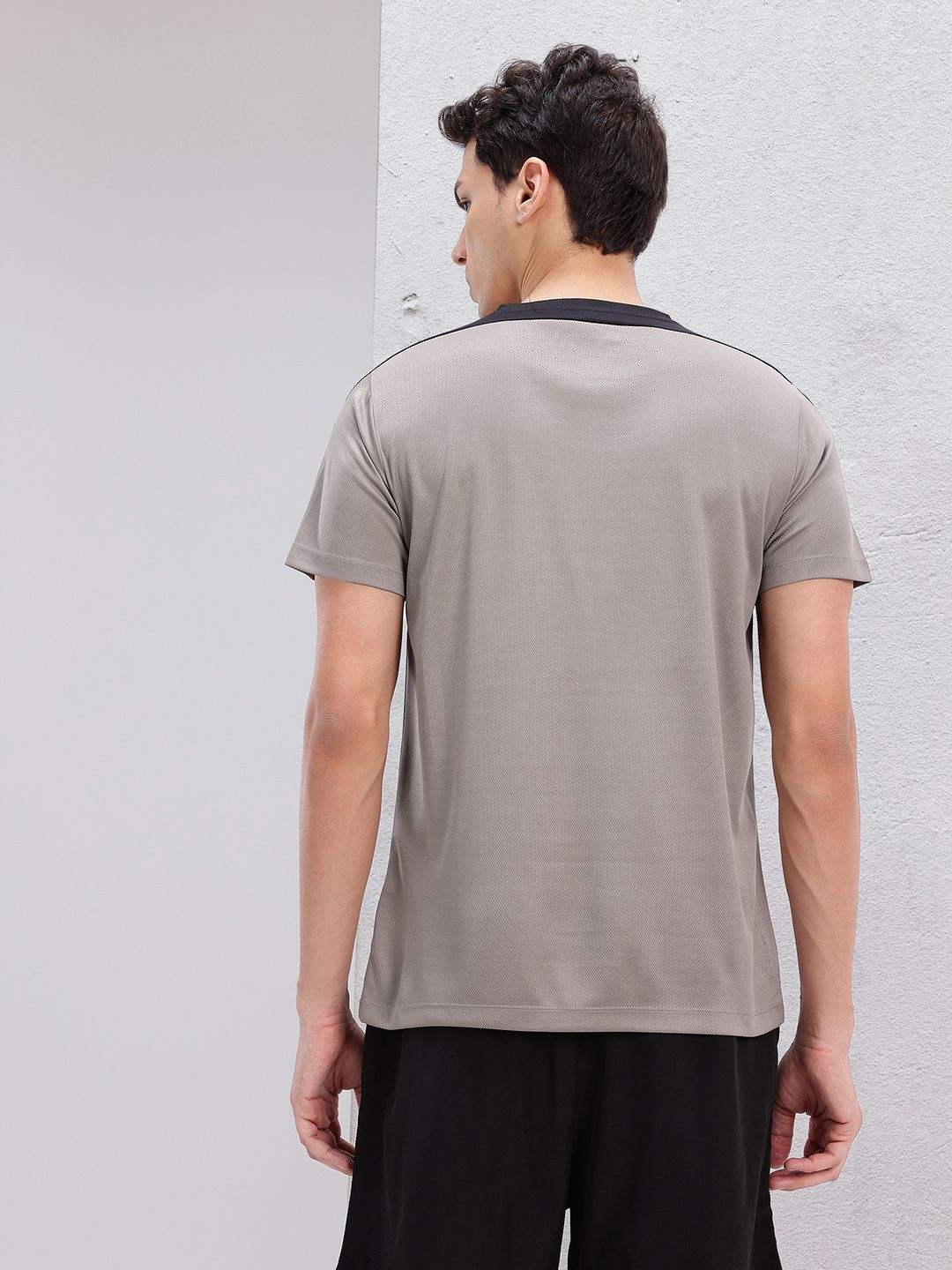 HRX by Hrithik Roshan Colourblocked Detail Rapid-Dry Running T-shirt