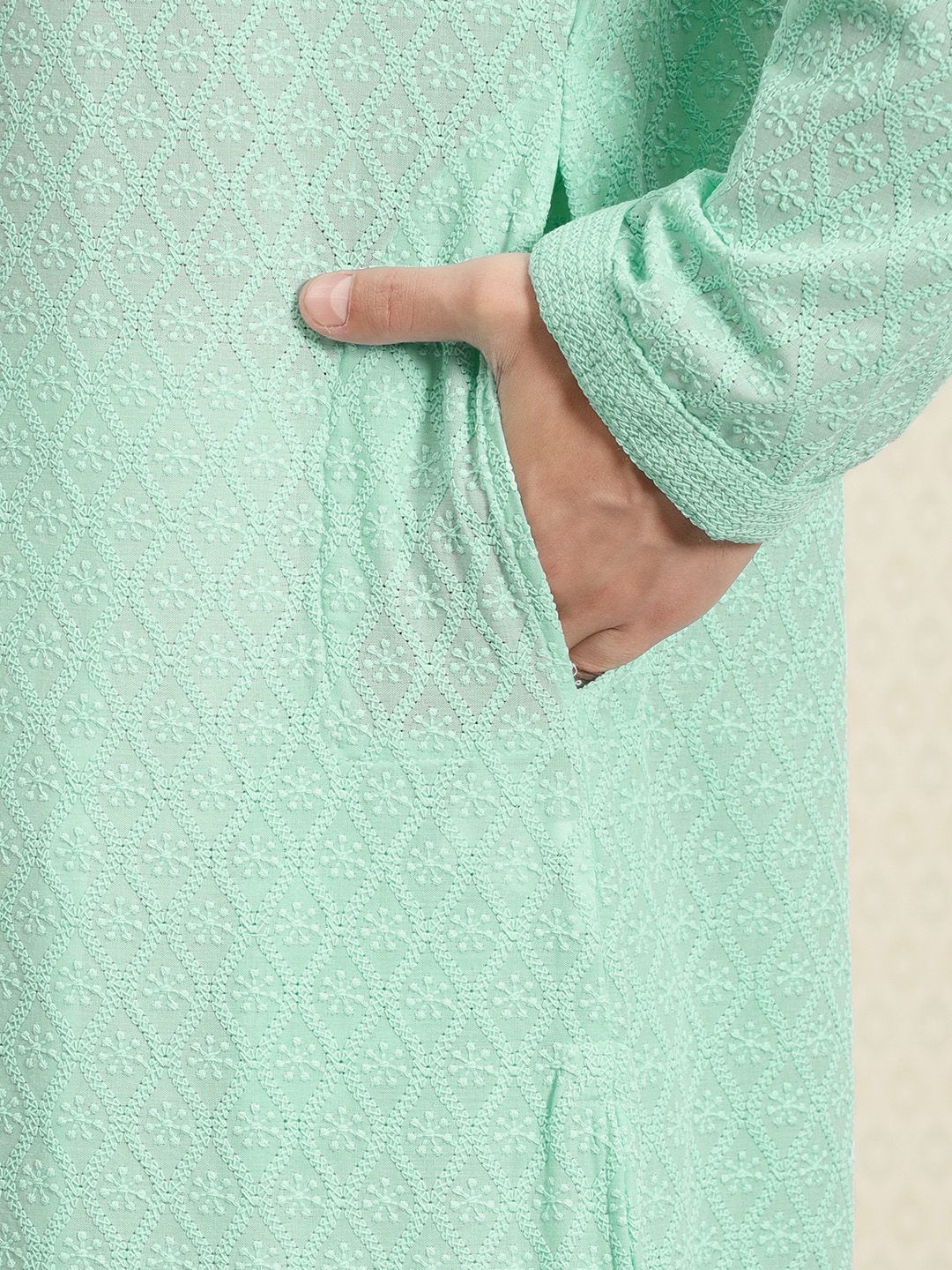 House of Pataudi Men Turquoise Blue Chikankari Embroidered Straight Kurta