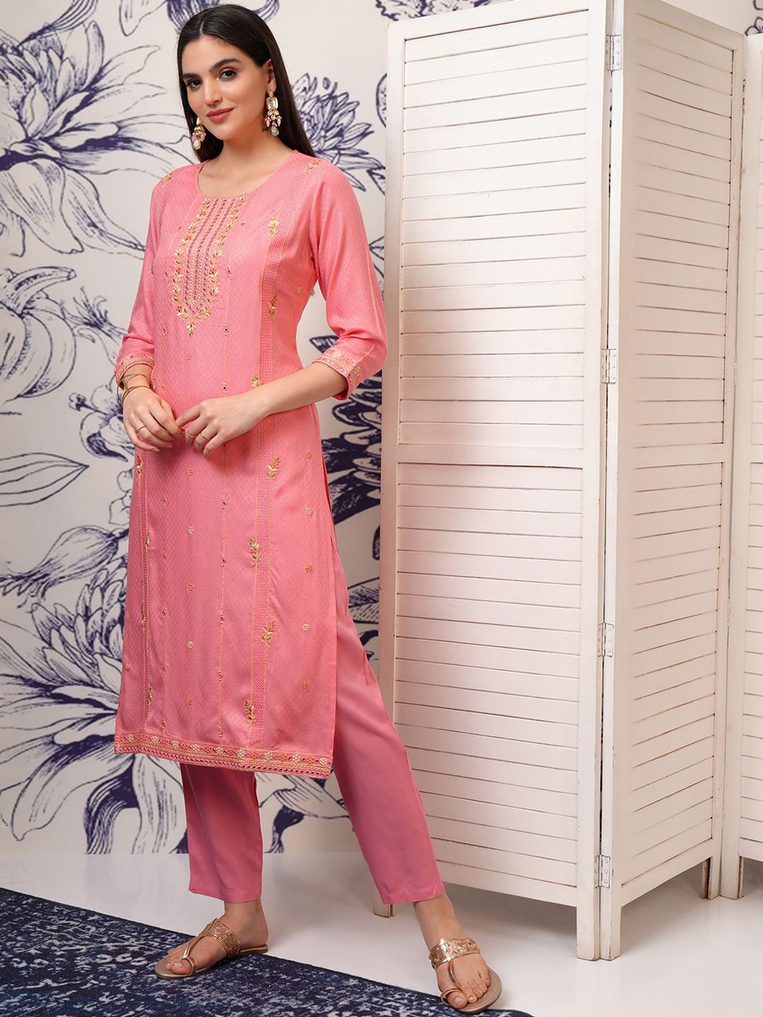 Vishudh Peach Floral Embroidered Thread Work Straight Kurta