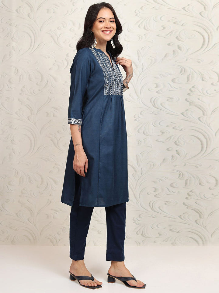 Vishudh Women Embroidered Flared Sleeves Thread Work Kurta