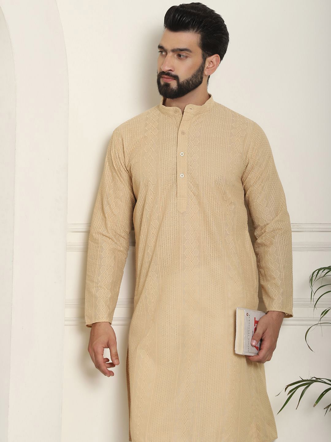 SOJANYA Geometric Embroidered Thread Work Mandarin Collar Pure Cotton Straight Kurta