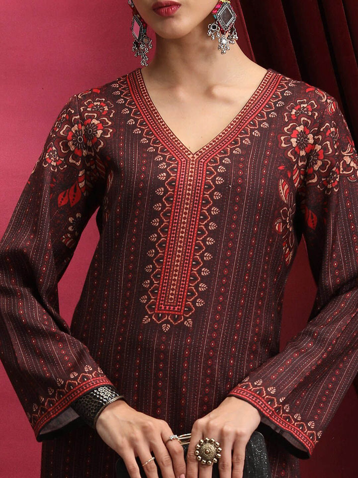 Vishudh Floral Printed Regular V-Neck Straight Kurta With Elasticated Trouser