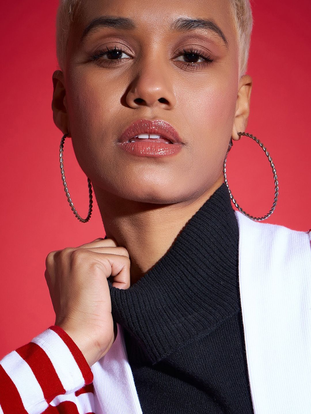 SASSAFRAS Red Striped Longline Shrug