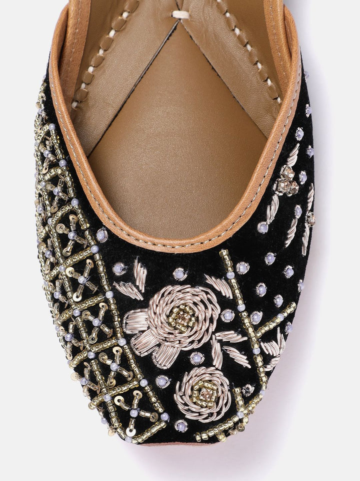 House of Pataudi Leather Embellished Ethnic Mojaris
