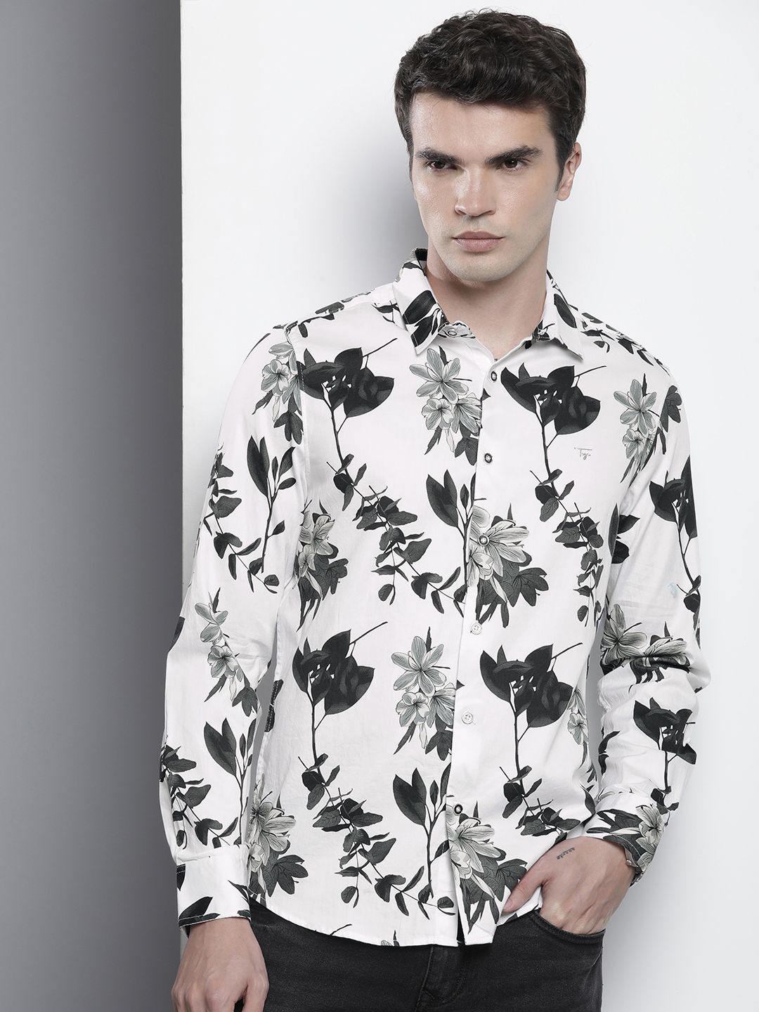 The Indian Garage Co Men Slim Fit Floral Opaque Printed Shirt