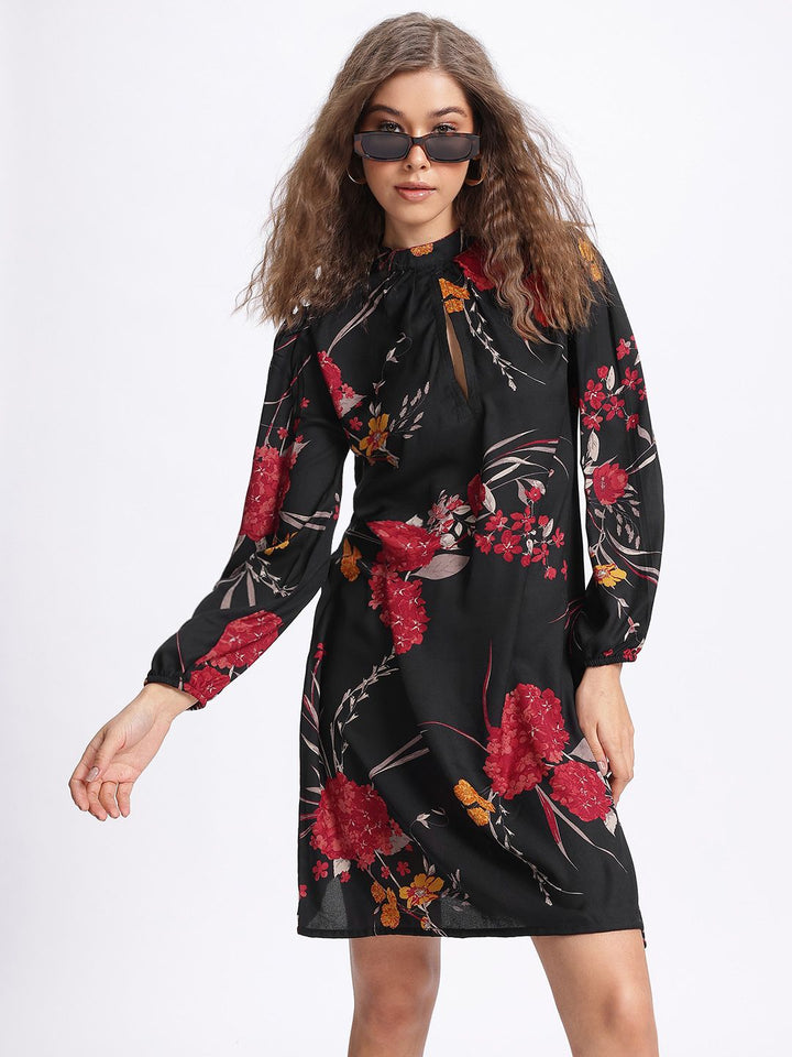 DressBerry Soft Blooms Printed Pleated Detail Shift Dress