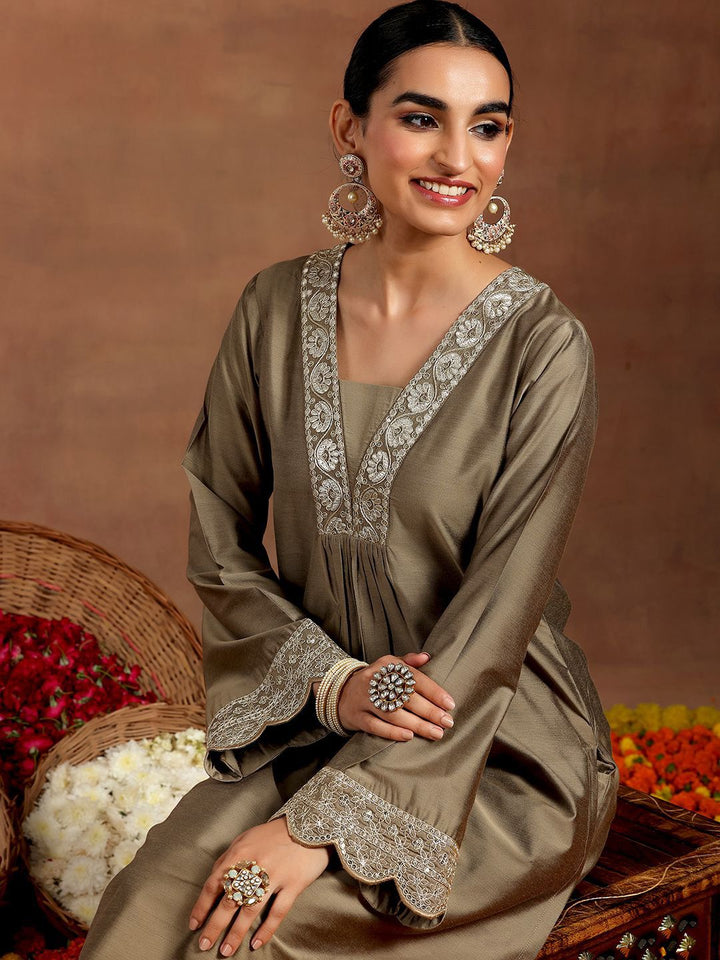 Gerua By Libas Women Floral Embroidered Regular Kurta with Trousers