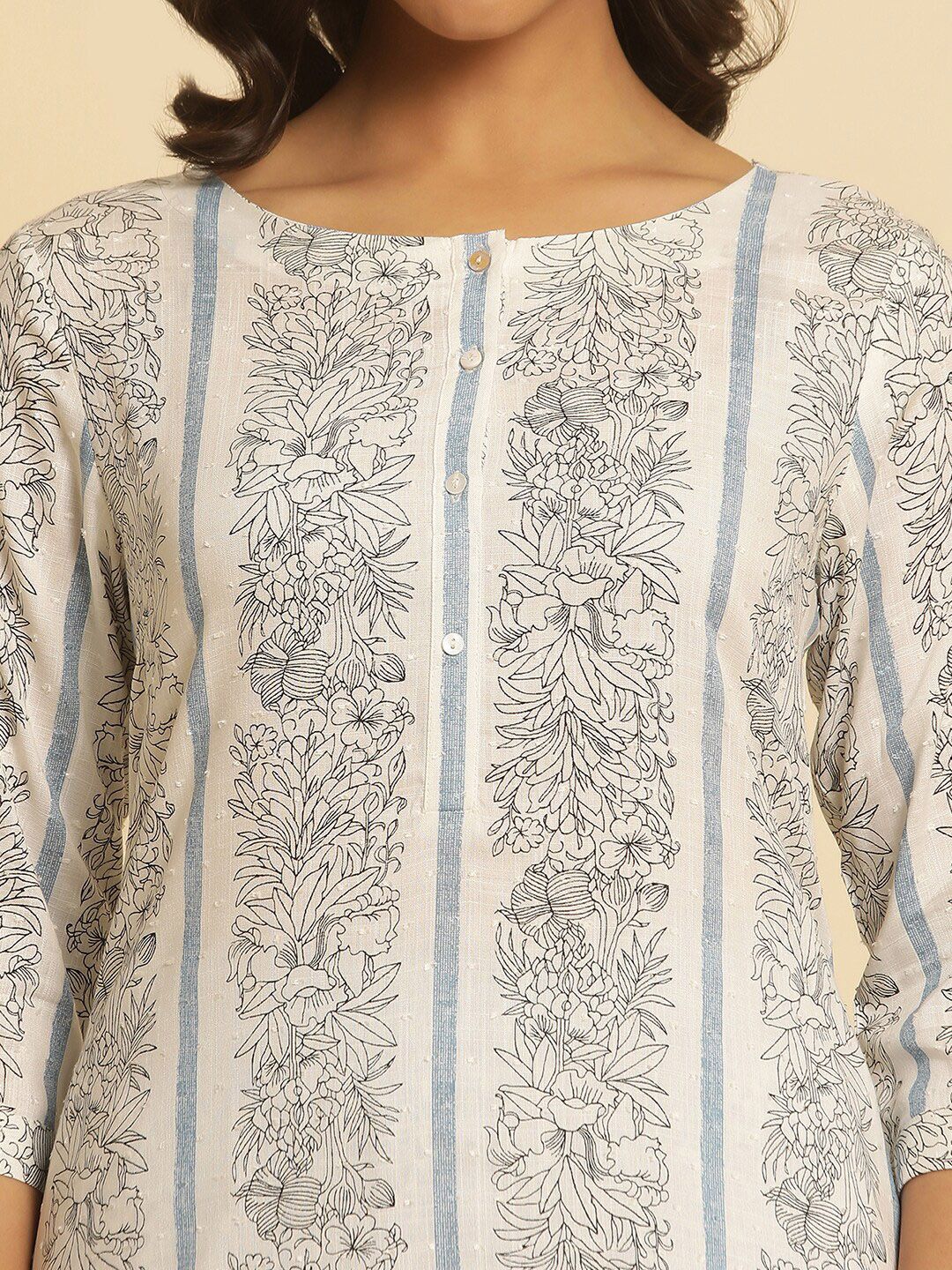 W Floral Printed Round Neck Straight Kurta With Trouser