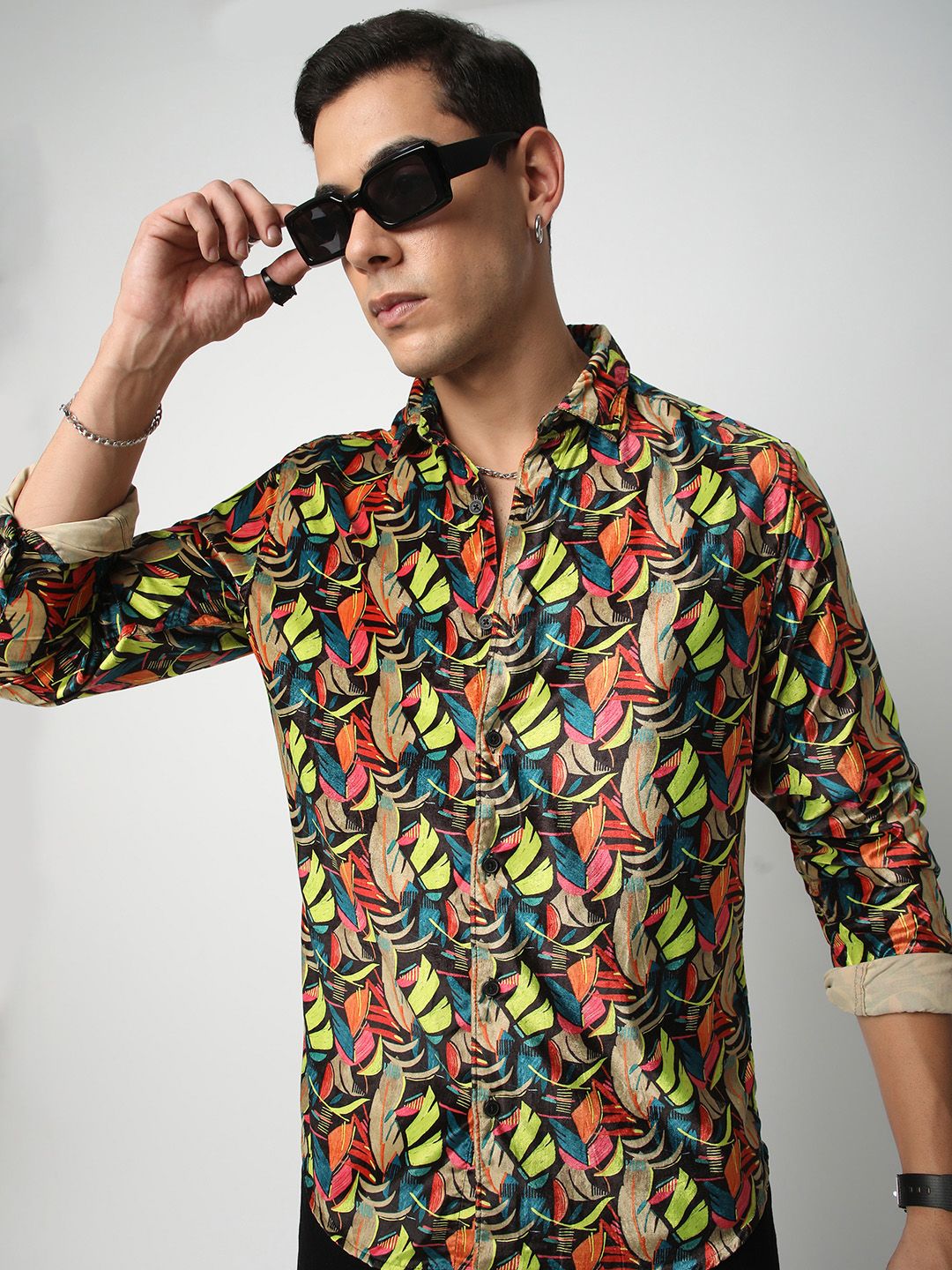 VASTRADO Men Classic Spread Collar Floral Printed Slim Fit Casual Shirt