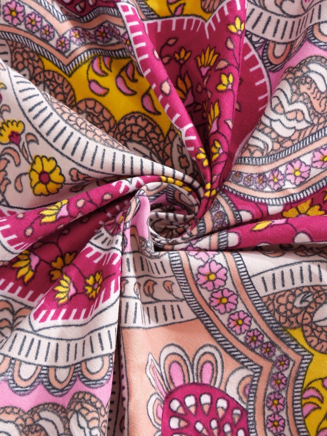KLOTTHE Pink & Red Printed 300 TC Double King Dilengkapi Cadar Dengan 2 Sarung Bantal