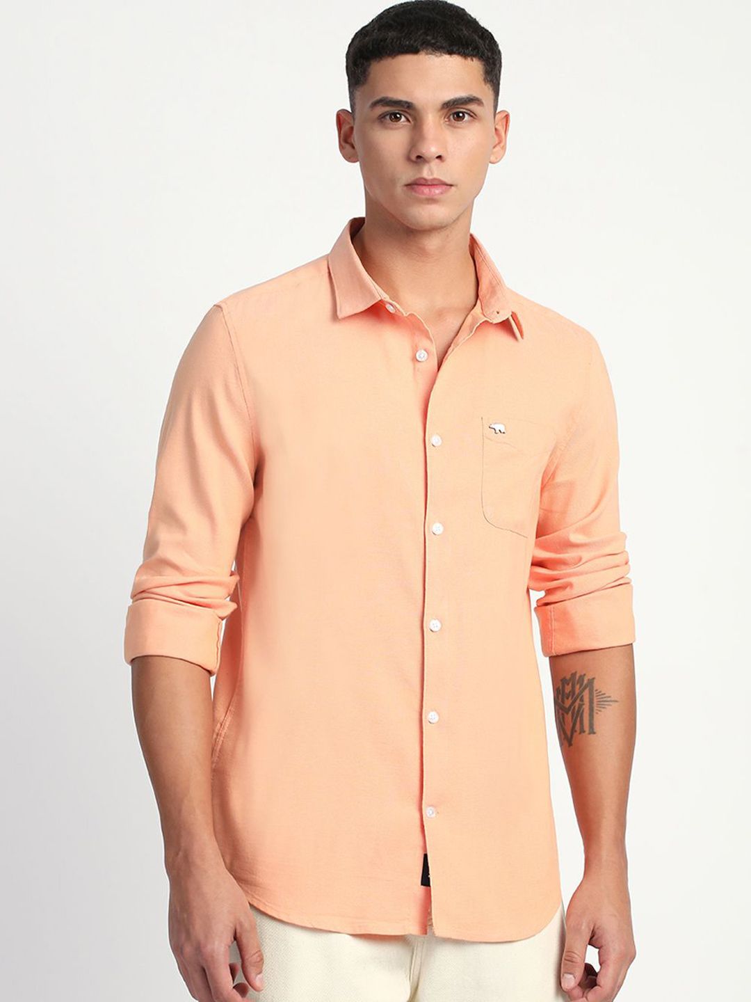 THE BEAR HOUSE Men Solid Slim Fit Casual Shirt