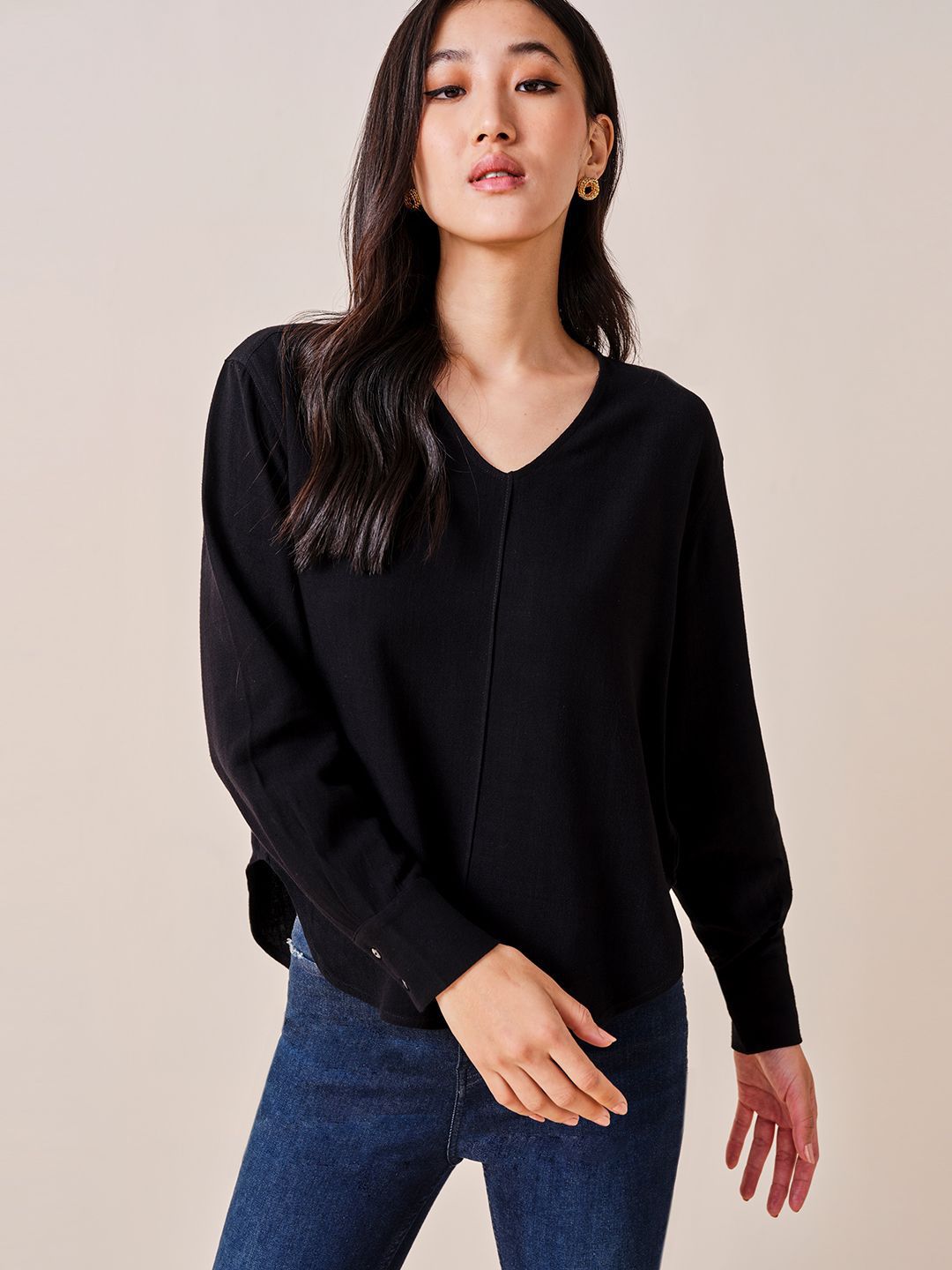 AND V-Neck Cuffed Sleeves solid Top