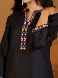 Varanga Ethnic Motifs Embroidered Woven Design Pure Cotton Kurta With Trousers & Dupatta