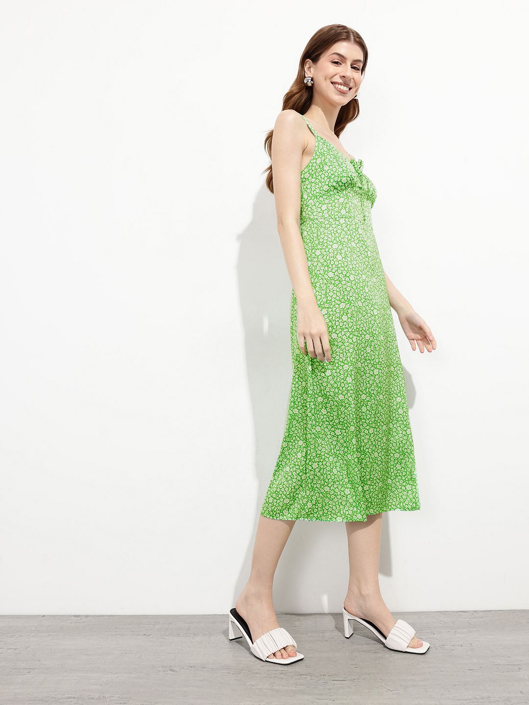 DressBerry Darling Daisies Sweetheart Flowy A-Line Dress