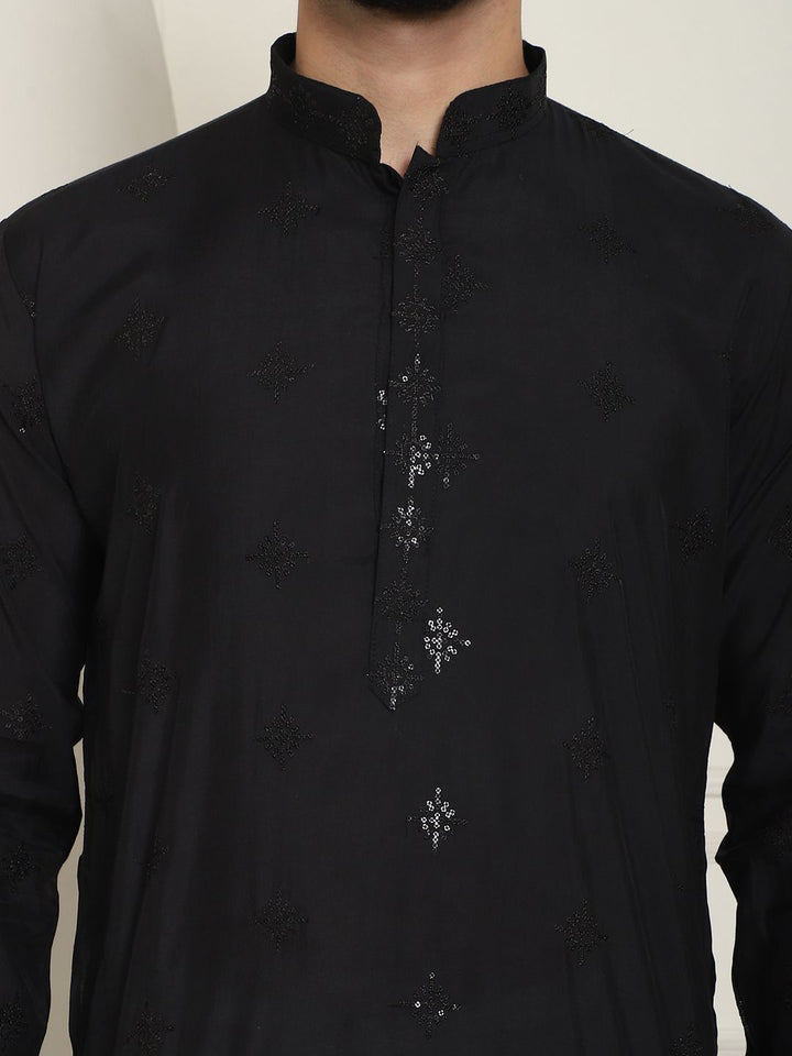 SOJANYA Kurta Lurus Sutera Sutera Bunga Bersulam Bunga Dengan Churidar