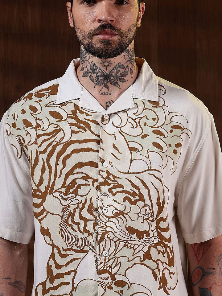 Eszett Graphic Printed Cuban Collar Cotton Baju Kasual Bersaiz Besar