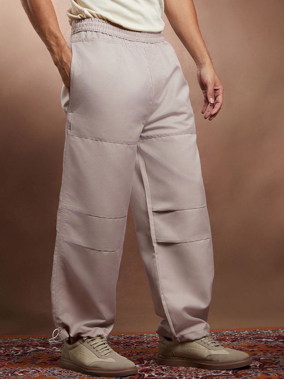 Campus Sutra Men Comfort Relaxed Fit Cargos Trousers