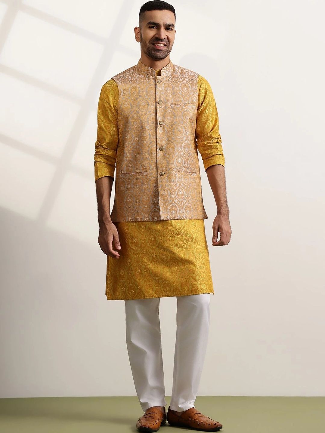 Jaket Nehru Brocade Rekaan Tenunan Anouk
