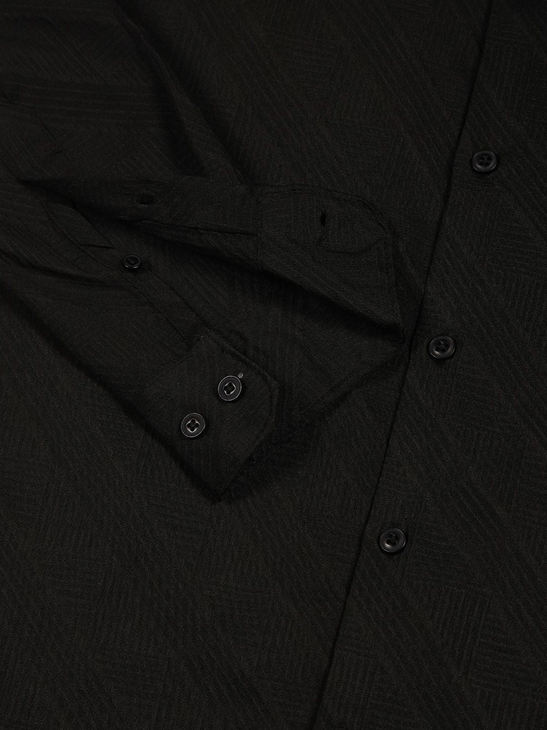 Thomas Scott Men Premium Spread Collar Textured Solid Slim Fit Casual Shirt