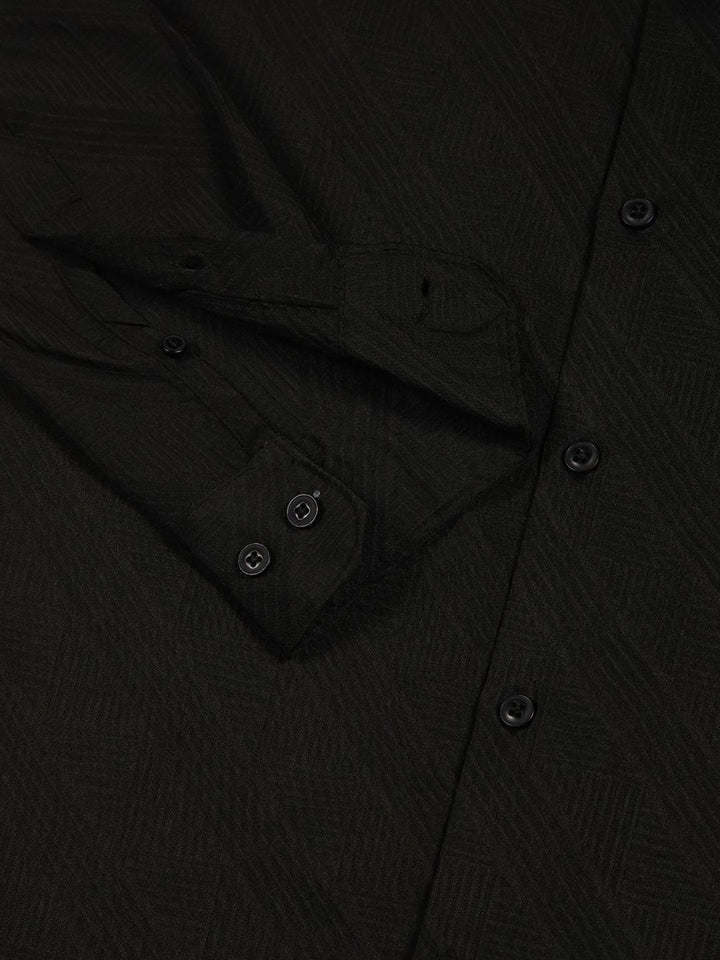 Thomas Scott Men Premium Spread Collar Textured Solid Slim Fit Casual Shirt