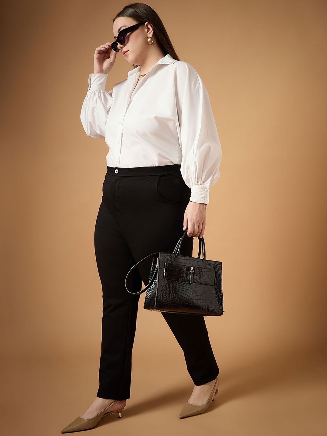 SASSAFRAS Curve Women Comfort Slim Fit High-Rise Trousers