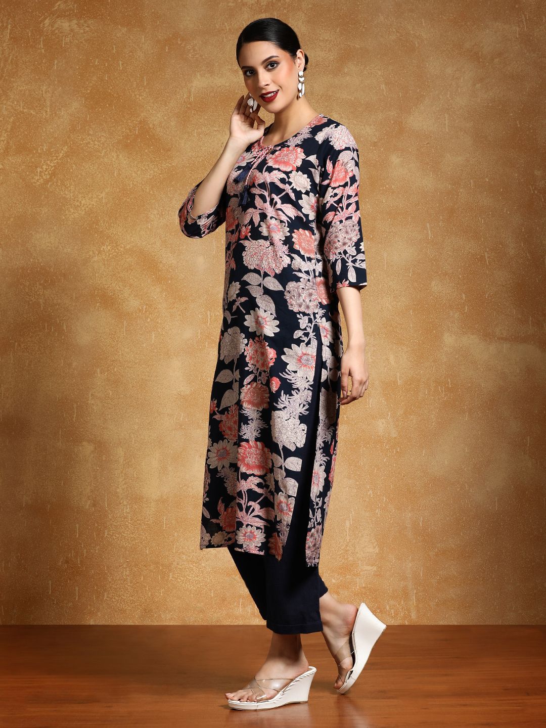 Varanga Women Floral Printed Floral Kurta