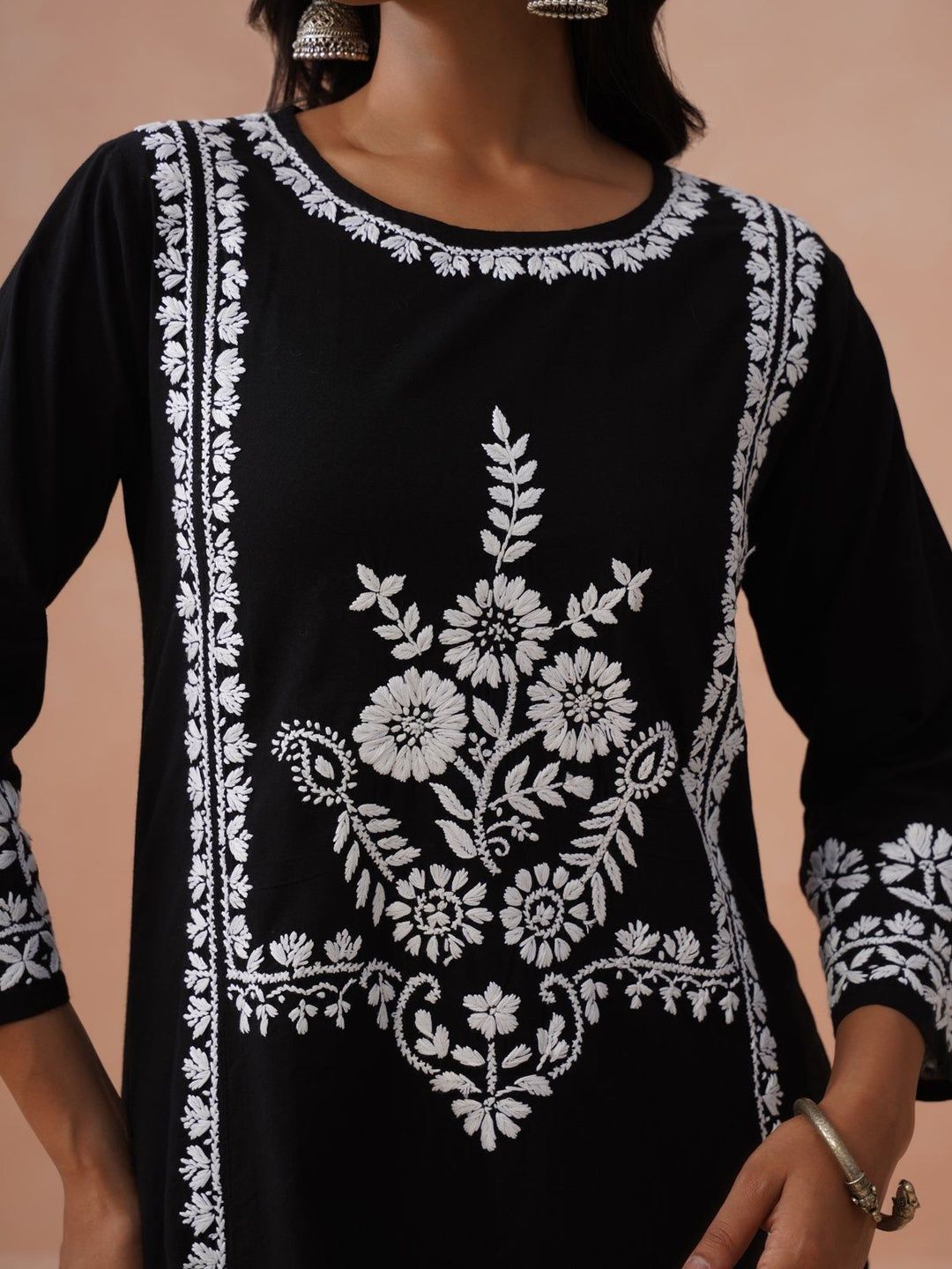 Rumah Chikankari Kurta Chikankari Biasa Wanita dengan Seluar