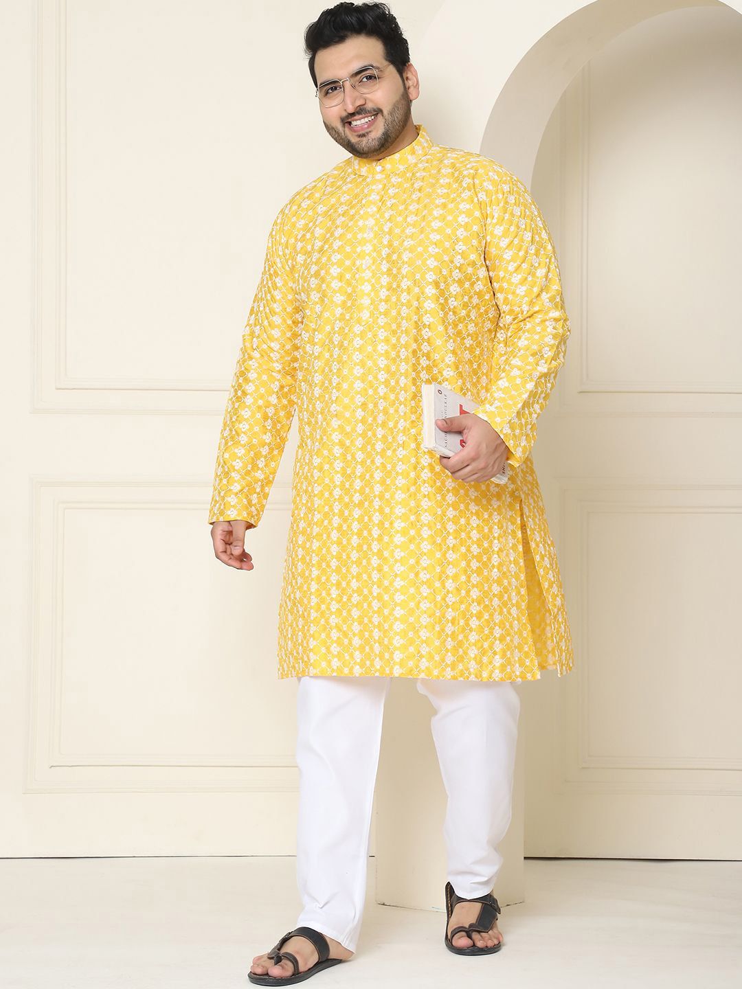 SOJANYA PLUS Floral Embroidered Thread Work Silk Cotton Straight Kurta with Pyjamas