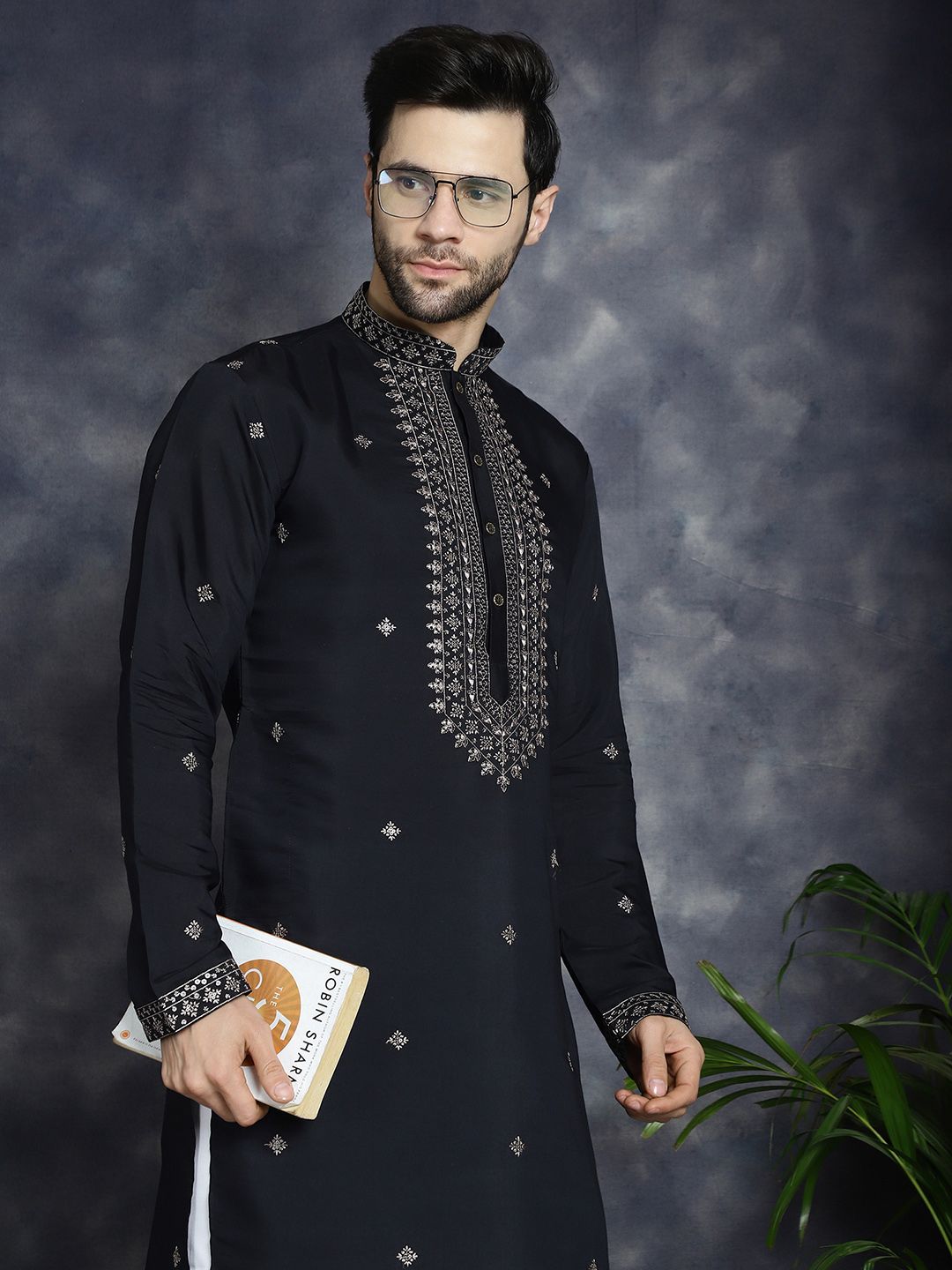 Jompers Mandarin Collar Sequins Embroidered Kurta
