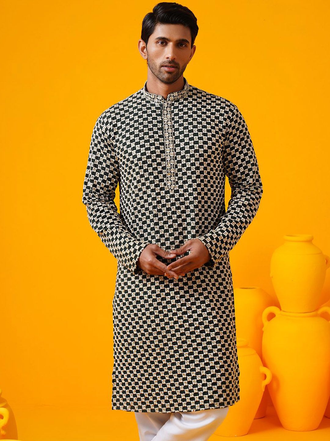 SOJANYA Geometric Embroidered Mandarin Collar Thread Work Straight Kurtas