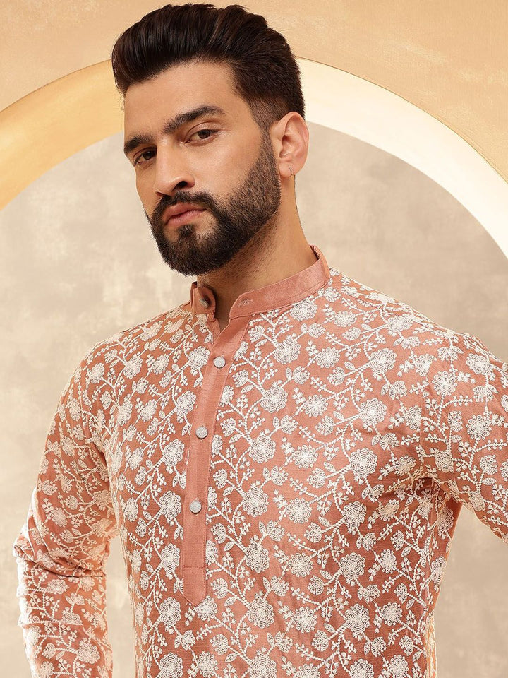 Anouk Peach & White Band Collar Floral Sulam Kurta Lurus