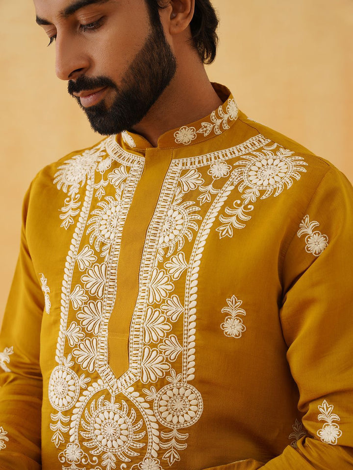 SOJANYA LUXE Ethnic Motifs Embroidered Thread Work Straight Kurta With Trousers