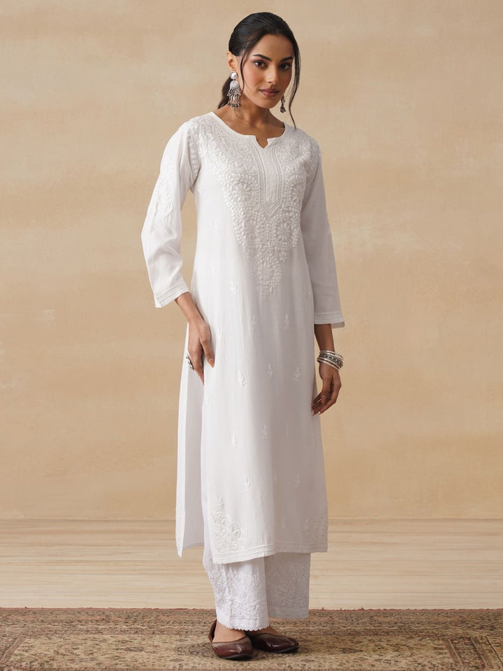 Rumah Wanita Chikankari White Rayon Chikankari Sulam Kurta