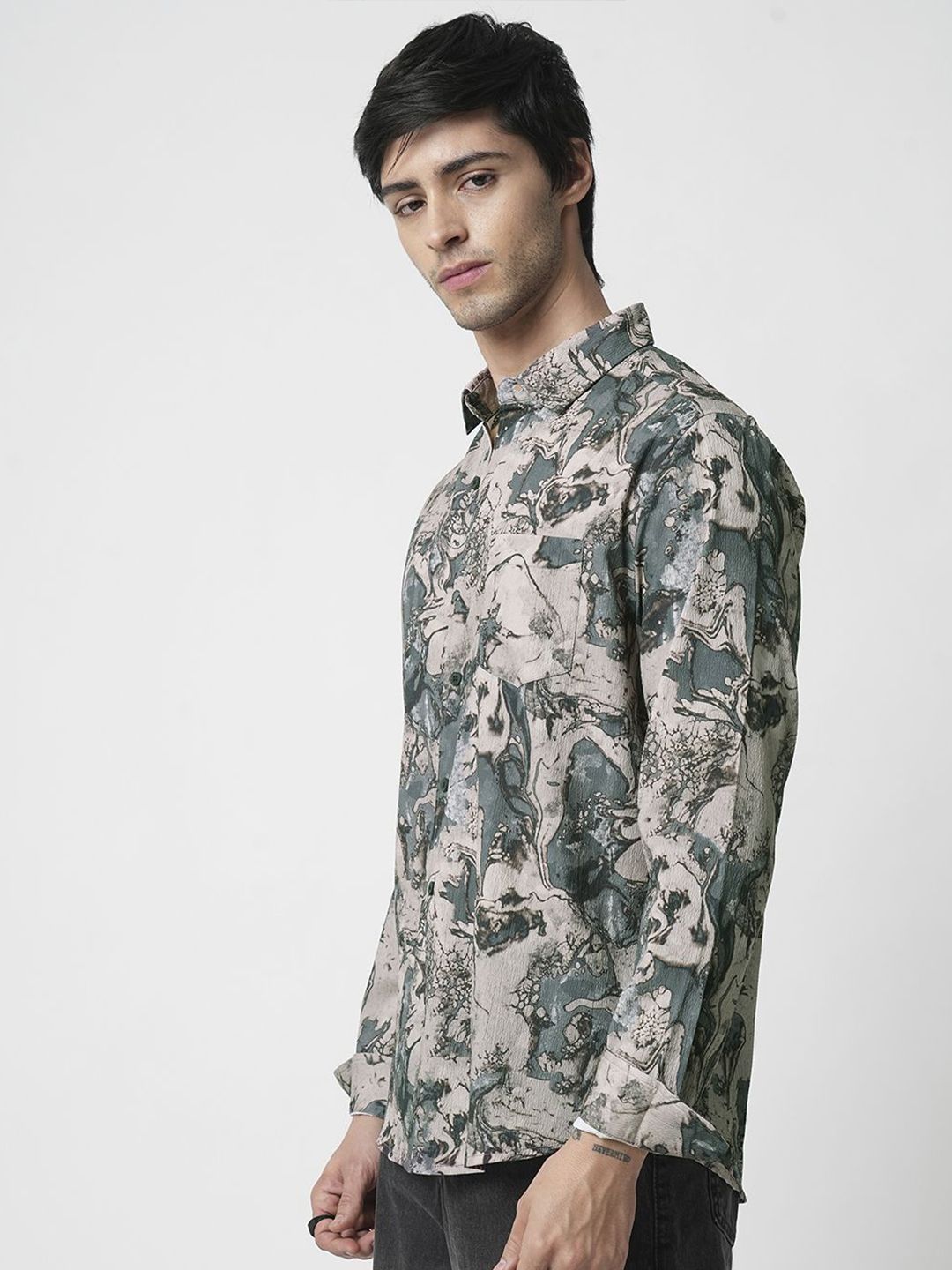 VASTRADO Men Classic Spread Collar Floral Printed Slim Fit Casual Shirt