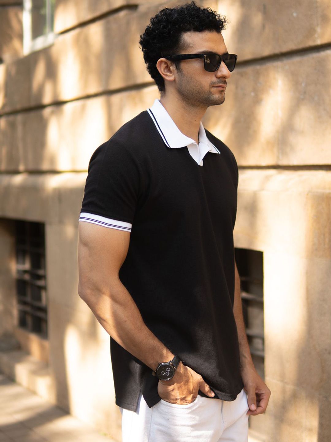 Powerlook Men Black Contrast Collar T-Shirt
