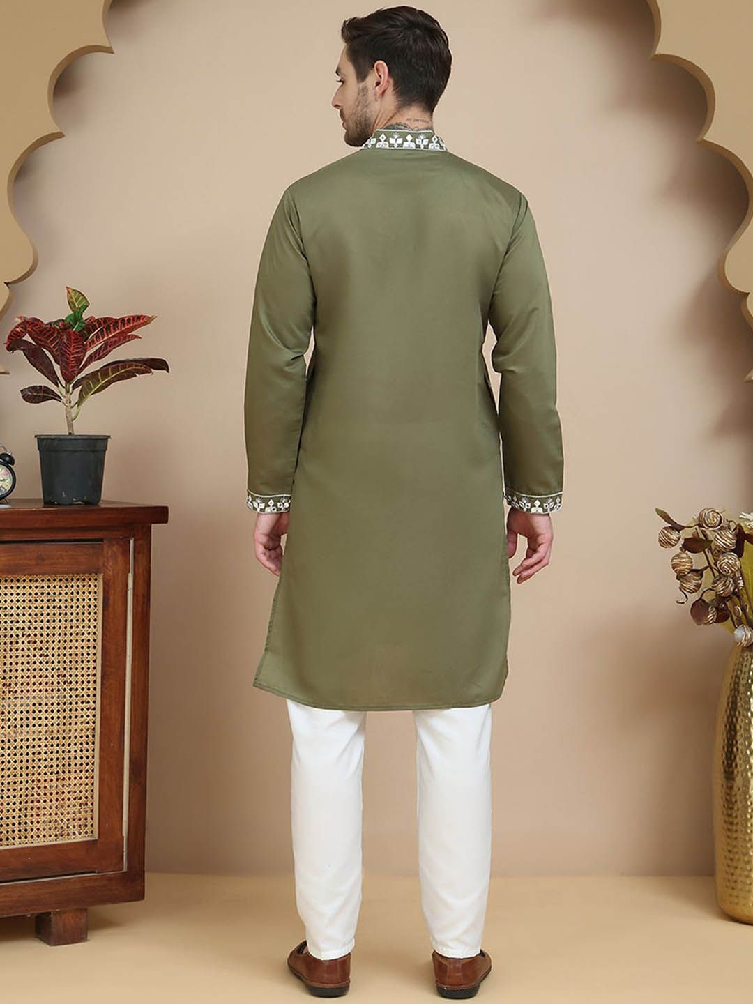 Jompers Embroidered Thread Work Mandarin Collar Straight Kurta With Pyjamas