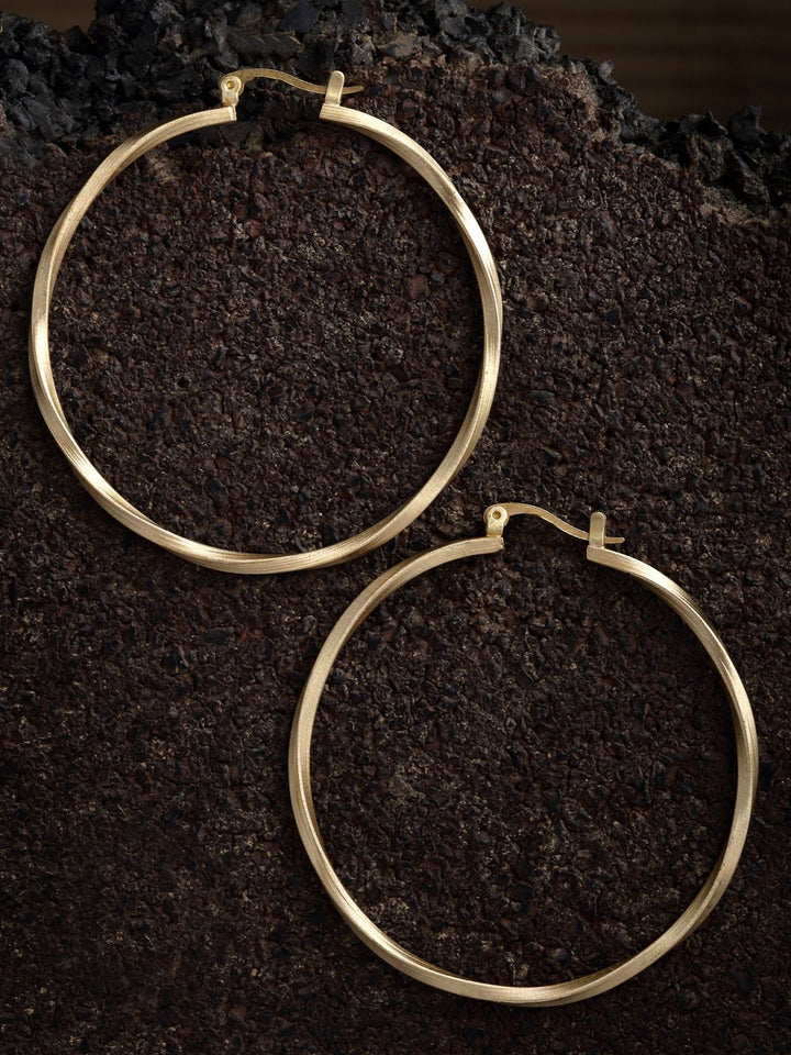 DressBerry Gold-Plated Contemporary Circular Hoop Earrings