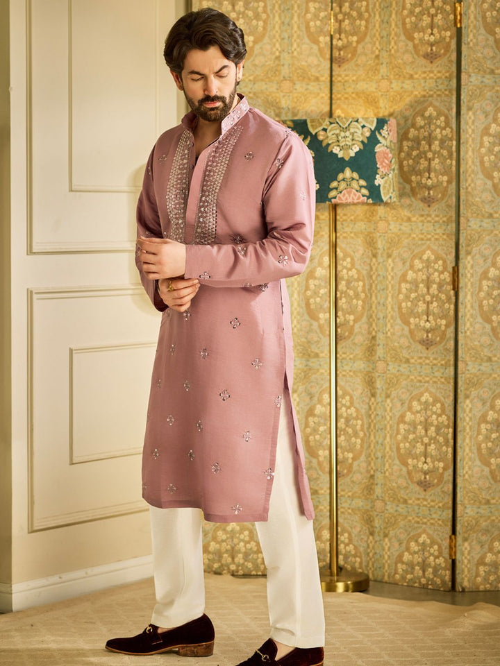 SOJANYA Men Embroidered Mirror Work Kurta