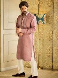 SOJANYA Men Embroidered Mirror Work Kurta