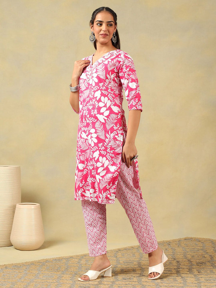 Mamicha Women Floral Printed Regular Mirror Work Pure Cotton Kurta with Trousers & With Dupatta
