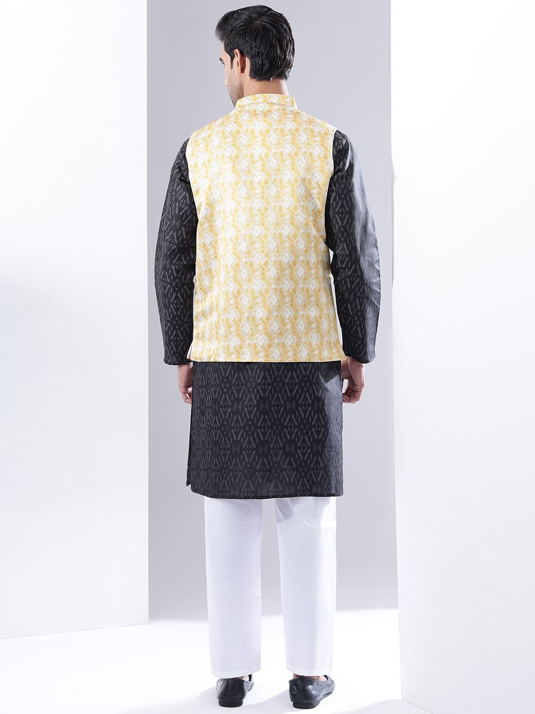 Anouk Men Printed Mandarin Collar Regular Kurta with Pyjamas