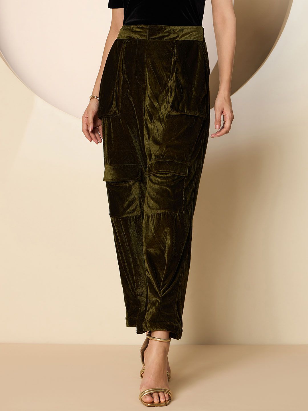 Antheaa Women Velvet Solid Smart Trousers