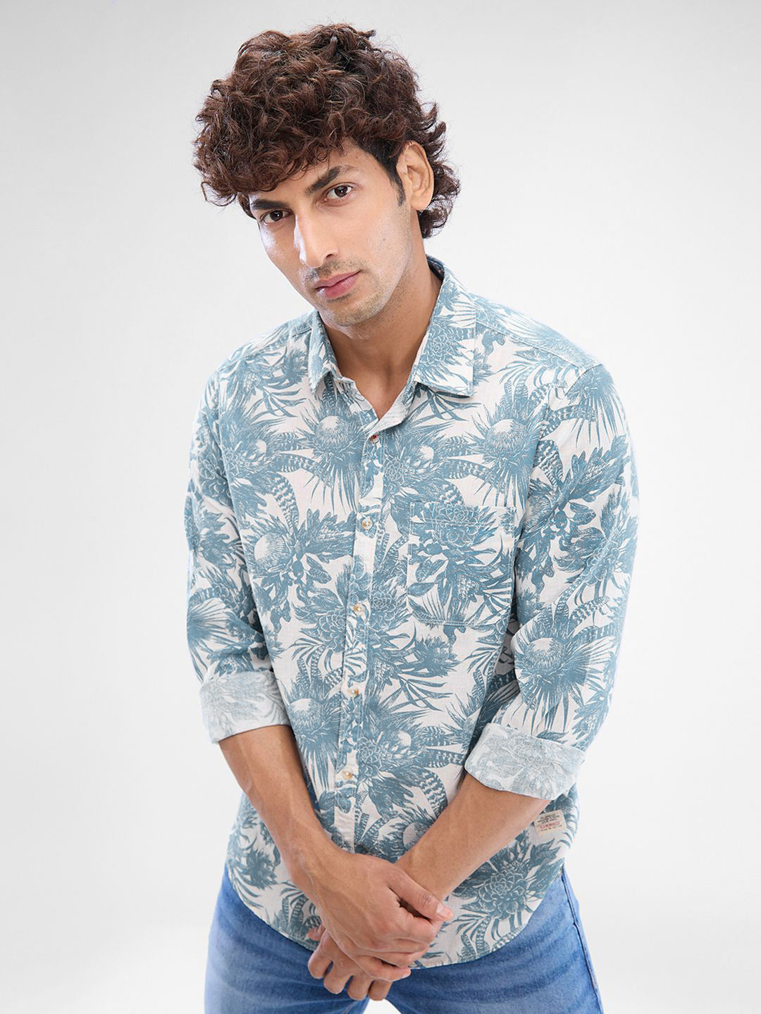 SPYKAR Men Slim Fit Floral Printed Opaque Spread Collar Casual Shirt