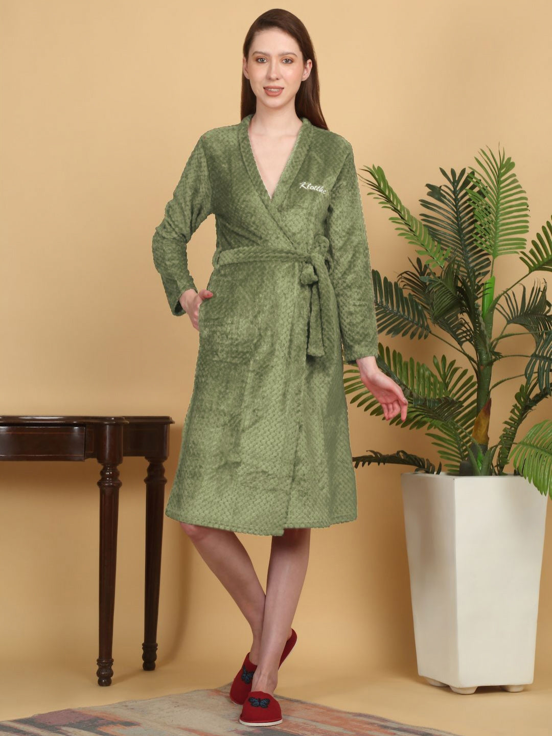 KLOTTHE Green Self Design Woollen Bath Robe With Belt