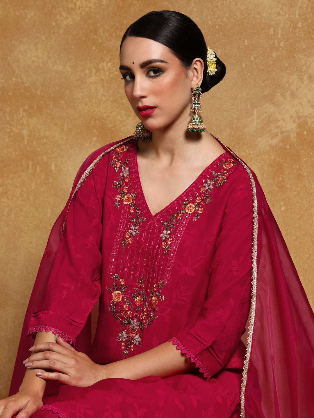 Varanga Women Floral Embroidered Regular Kurta with Trousers & With Dupatta