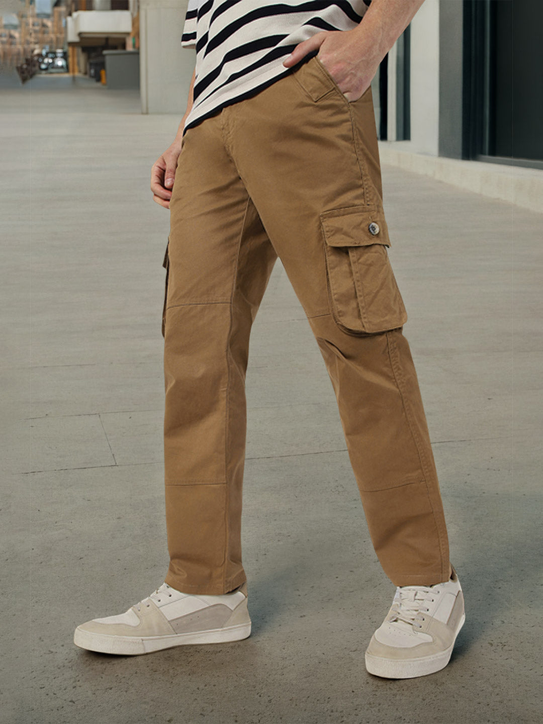 Urbano Fashion Men Mid-Rise Cargos Trousers