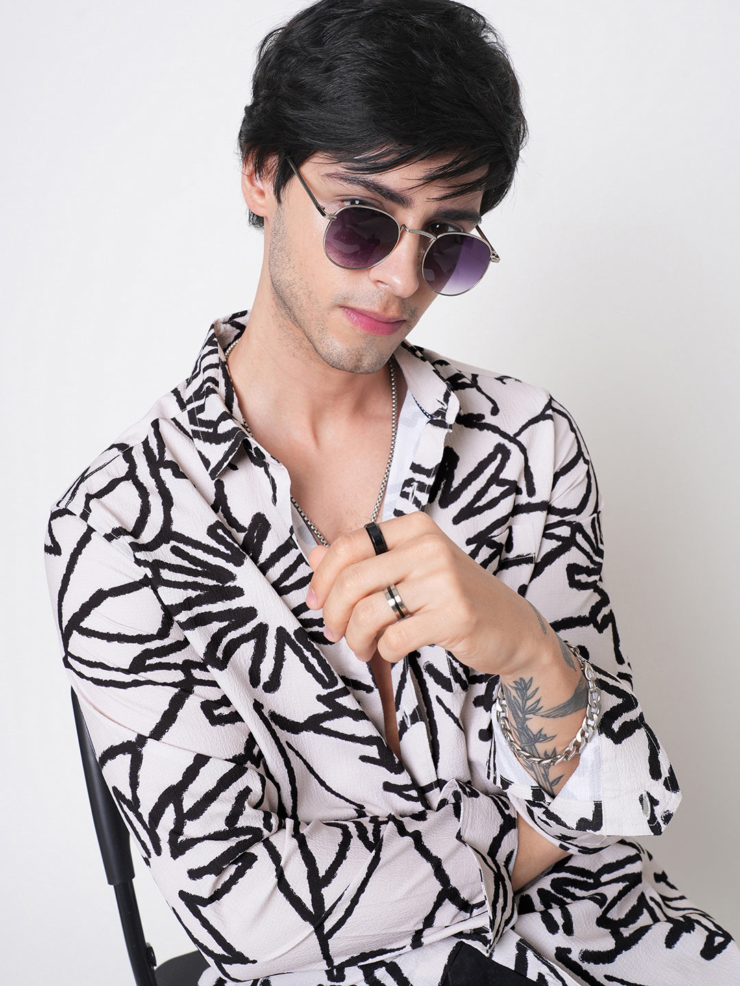 VASTRADO Men Classic Slim Fit Spread Collar Floral Printed Casual Shirt